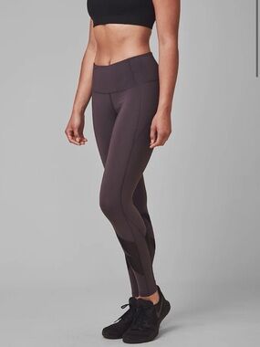 High-Rise Performance Leggings in amethyst